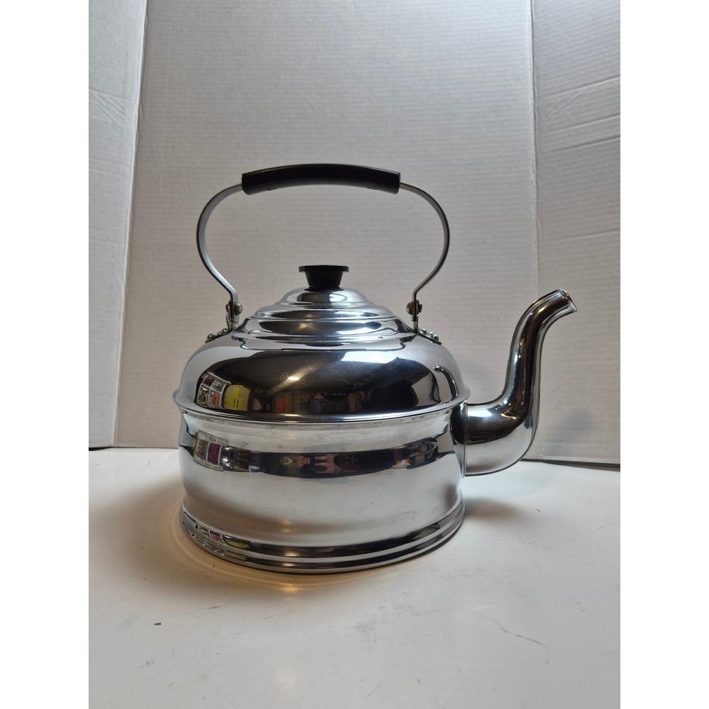 Vtg Revere Ware large Stainless Steel Tea Kettle Bakelite handle and knob.